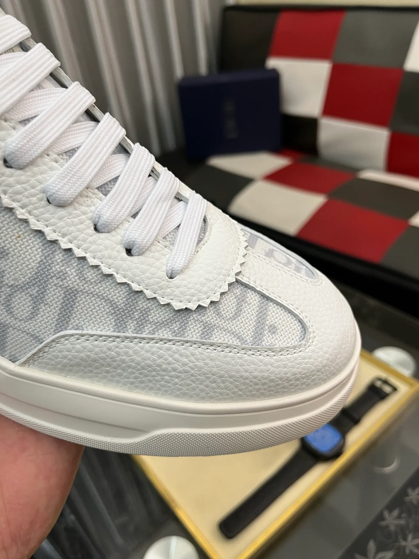 Men's shoes💰: 420⌚️⌚️[Dior] Dior's new men's genuine leather casual shoes, the highest version on the market, any comparison is welcome🆚! The original leather has excellent texture and is super high-end! Fetal sheep net lining imported from Italy, removable pad! Luxurious materials and fine workmanship, highly recommended! Code number: 38-444⃣️Color optional